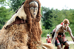 festival airvault rêve de l'aborigène danse masque bantou pygmé